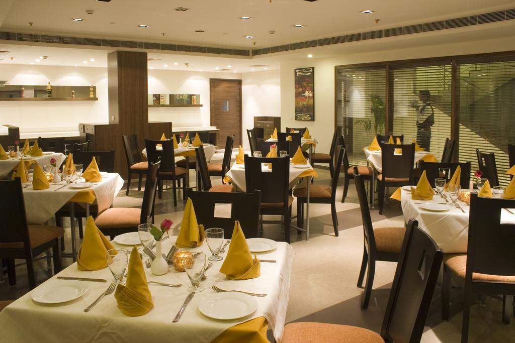 Shervani Nehru Place Нью-Дели Экстерьер фото