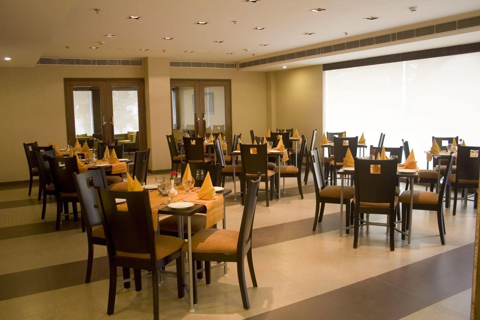 Shervani Nehru Place Нью-Дели Экстерьер фото